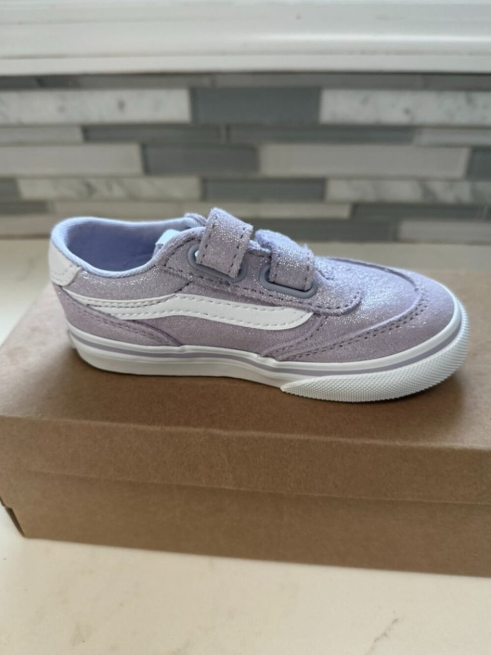 New in Box- Girls Vans Glitter Sneaker